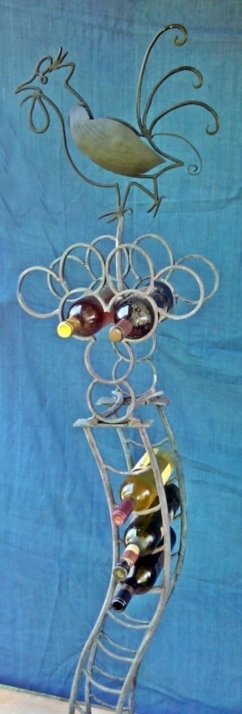 Espositore vino in ferro battuto con il gallo nero