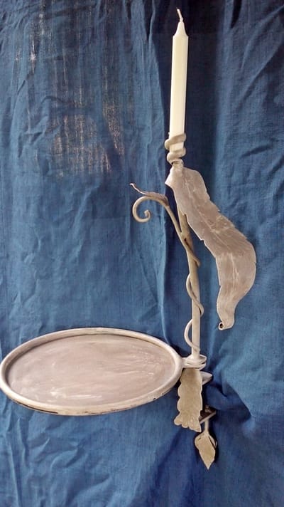 Tavolo degustazione vino in ferro battuto con morsetto